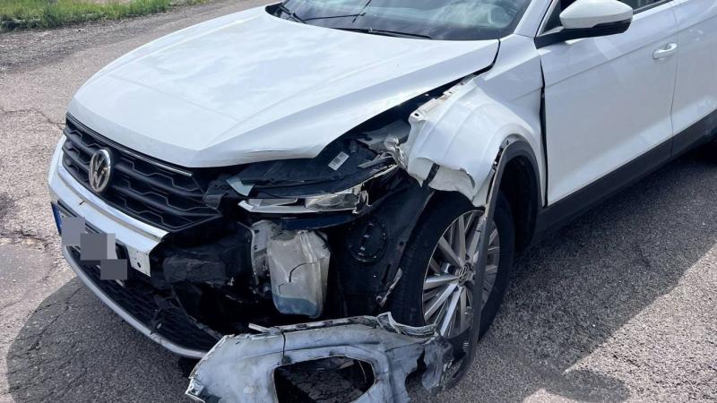 Elsőbbség megadásának elmulasztása miatt hatalmas baleset történt Pécsen (FOTÓK)