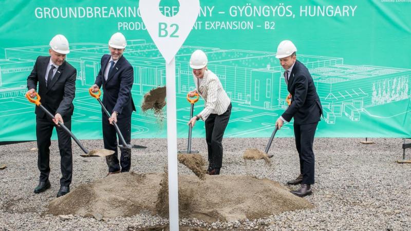 Jelentős átalakulások elé néz a gyöngyösi orvosi eszközgyár, amelyek új lehetőségeket és kihívásokat hoznak magukkal.