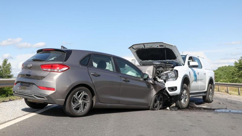 A dermesztő hidegben ismét összeütközött két gépjármű a 61-es úton.