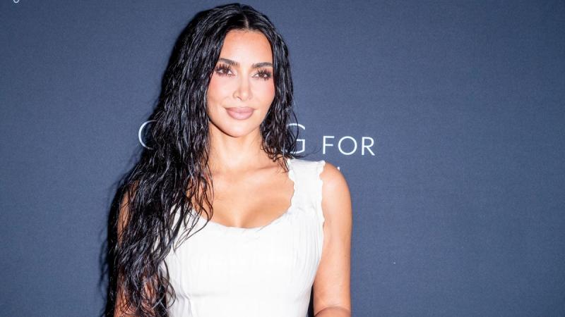 Kim Kardashian szörnyű balesetet szenvedett, amely sokkolta a rajongókat és a közvéleményt. A híresség életét megváltoztató esemény részletei még mindig napvilágot látnak, és a történet hátterében rejlő izgalmak tovább fokozzák a feszültséget. Az eset utá