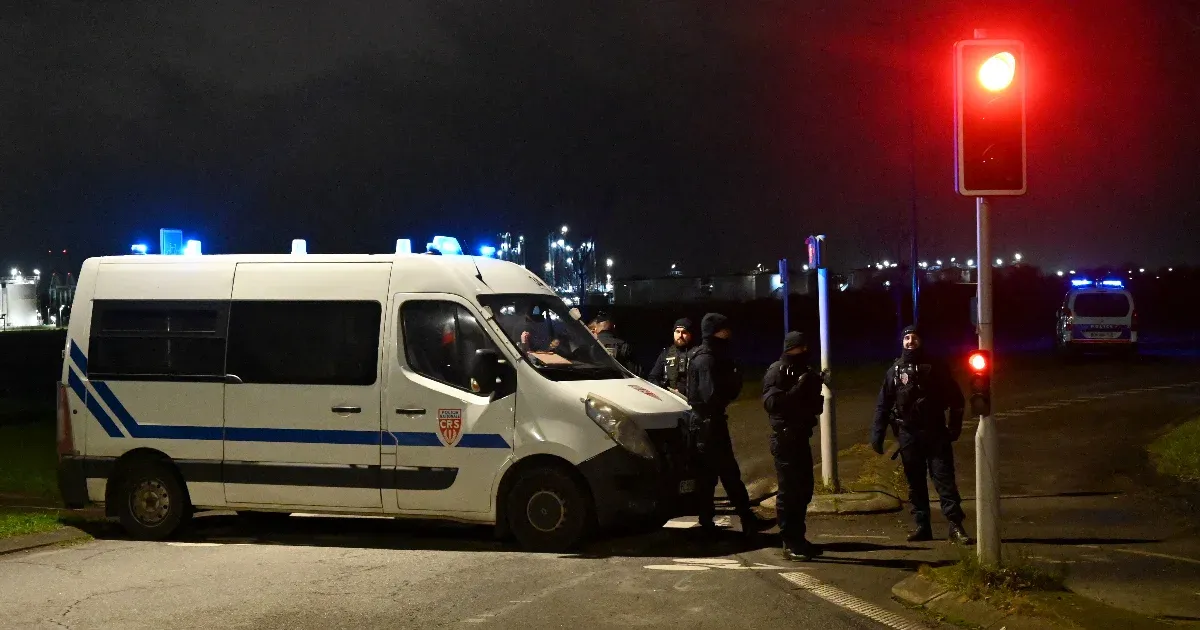 Öt ember életét vesztette a franciaországi Dunkerque közelében történt tragikus lövöldözés során.