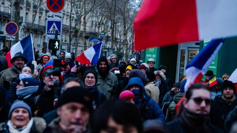 A francia közvélemény egyre inkább Macron politikája ellen fordul.