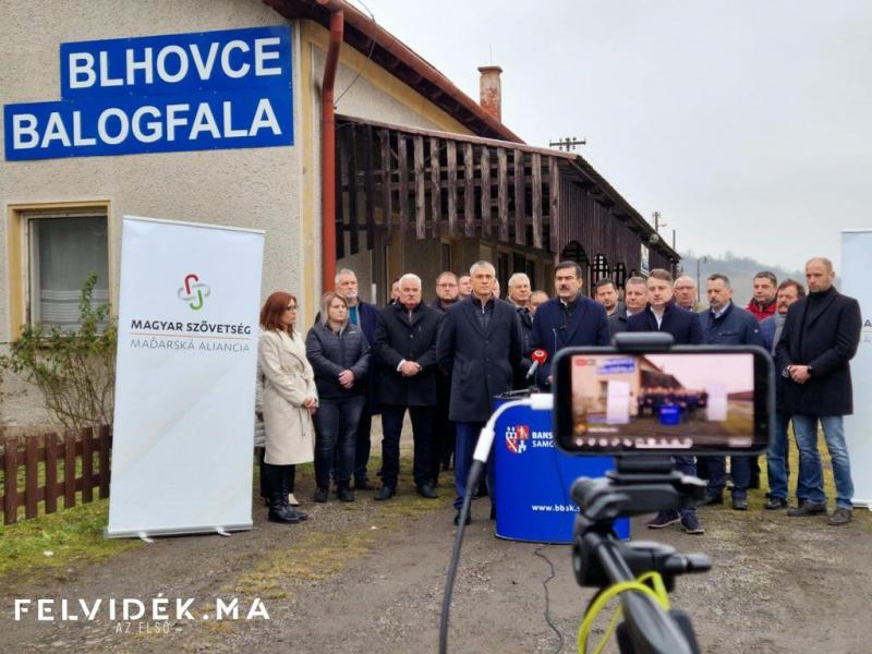 A Rimaszombati Járási Elnökség a Magyar Szövetség égisze alatt határozottan támogatja a gömöri mélygeológiai tárolóval kapcsolatos törekvéseket, kiállva a megyei képviselők és a helyi polgármesterek mellett.