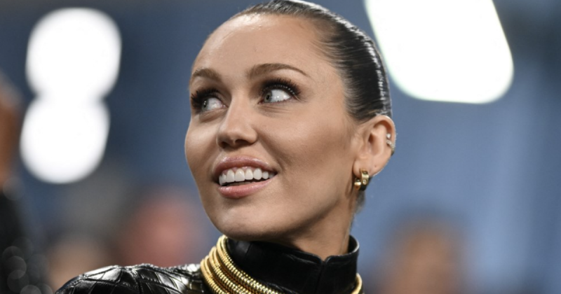 Tedd különlegessé a nappalid - fedezd fel Miley Cyrus stílusos dohányzóasztalát!