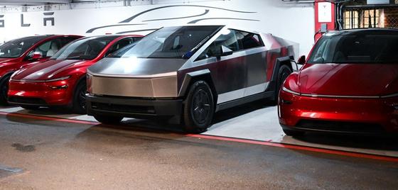 A Tesla a Cybertruck esetében drasztikus értékcsökkenéssel számol, így aki esetleg megválna tőle, komoly veszteséggel kell szembenéznie.