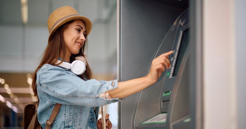Jelentős megtakarításokat érhetsz el, ha ezeket az automatákat választod a készpénzfelvételhez.
